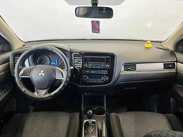 Mitsubishi Outlander, 2012г, передний привод, вариатор