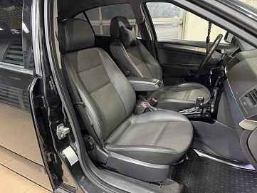 Opel Astra, 2011г, передний привод, автомат