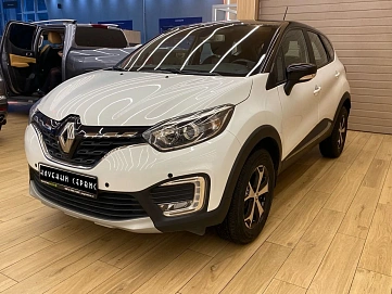 Renault Kaptur, 2022г, передний привод, вариатор