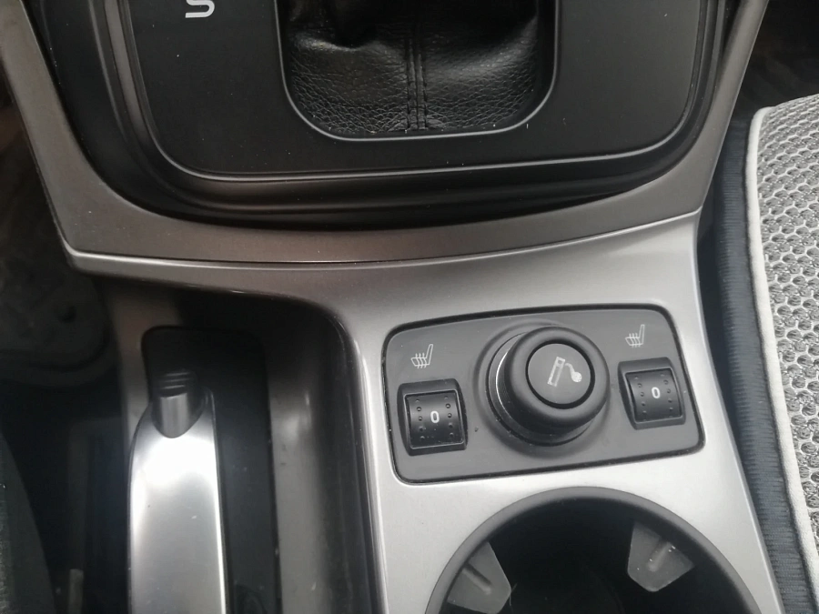 Ford Kuga, 2014г., передний привод, автомат