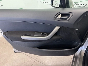 Peugeot 308, 2011г, передний привод, автомат