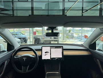 Tesla Model Y, 2021г, полный привод, автомат