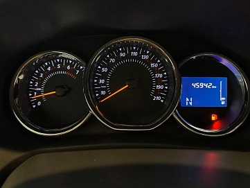 Renault Sandero, 2015г, передний привод, автомат