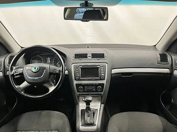 Skoda Octavia, 2010г, передний привод, робот