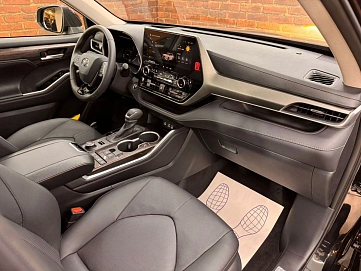 Toyota Highlander, 2025г, полный привод, автомат
