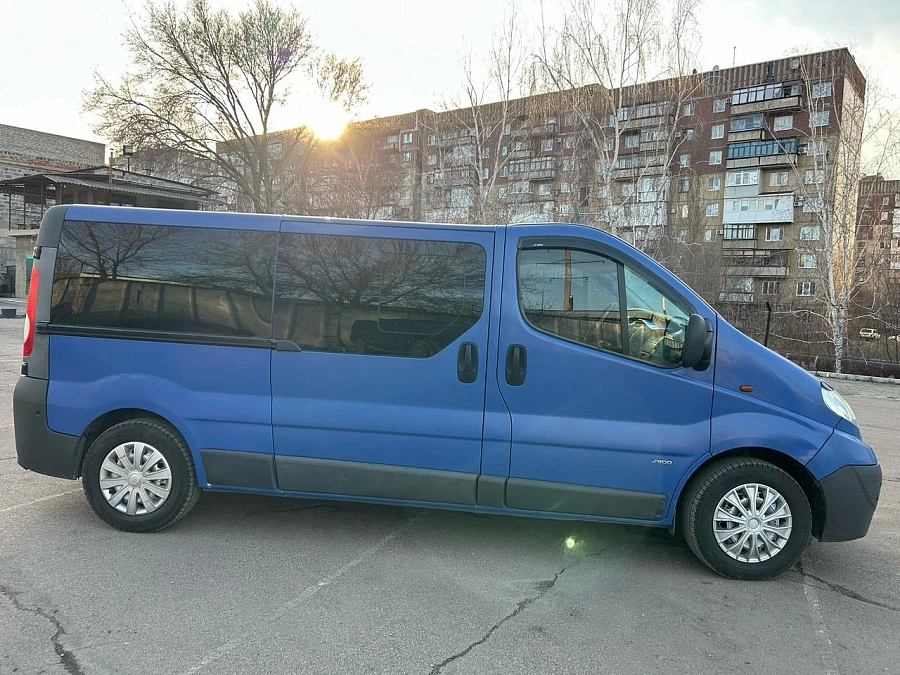 Opel Vivaro, 2009г., передний привод, механика