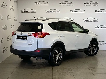 Toyota RAV4, 2014г, передний привод, механика
