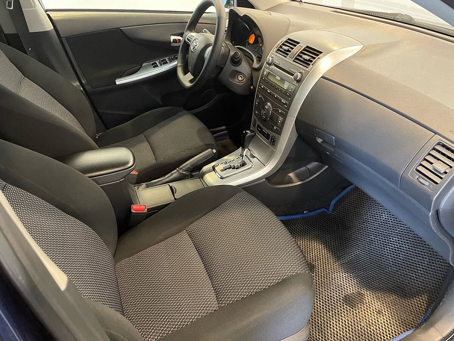 Toyota , 2012г., передний привод, автомат
