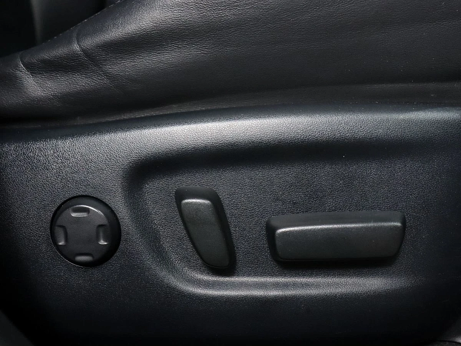 Toyota Harrier, 2016г., полный привод, вариатор