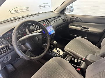 Mitsubishi Lancer, 2003г, передний привод, автомат