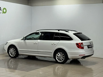 Skoda Superb, 2013г, передний привод, робот