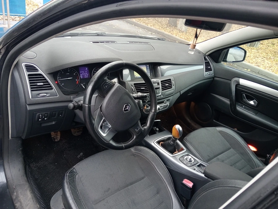 Renault Laguna, 2010г., передний привод, механика