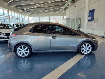 Honda Civic, 2008г, передний привод, робот