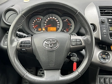 Toyota RAV4, 2012г, полный привод, вариатор