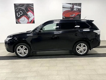 Mitsubishi Outlander, 2013г, передний привод, вариатор