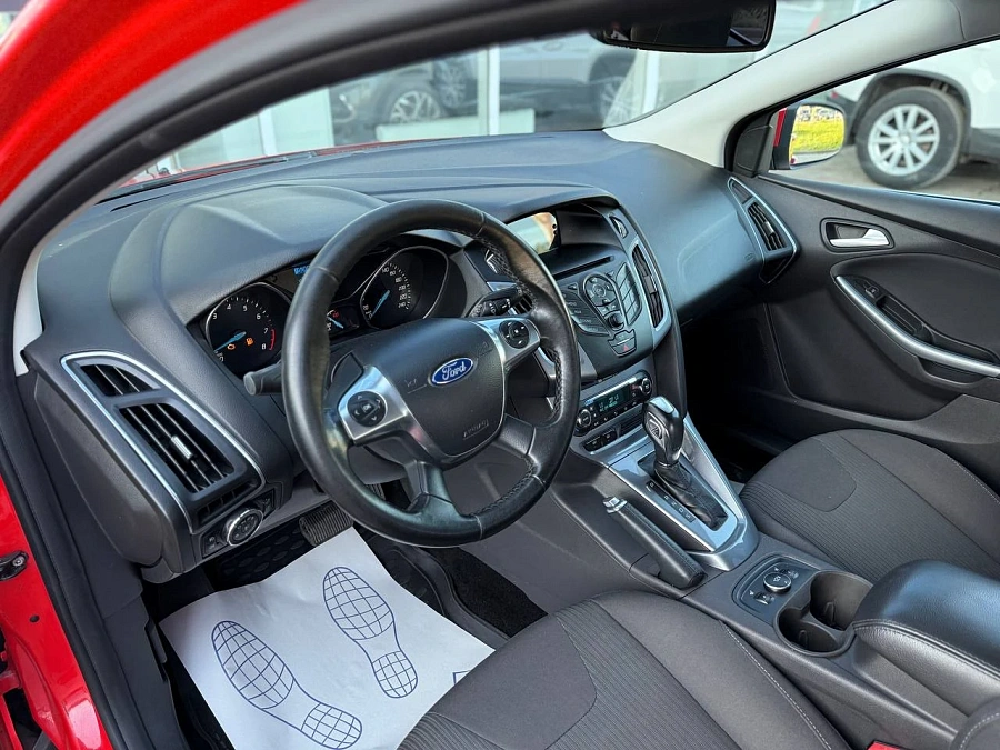 Ford Focus, 2013г., передний привод, робот