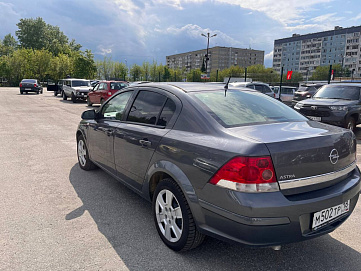 Opel Astra, 2012г, передний привод, механика