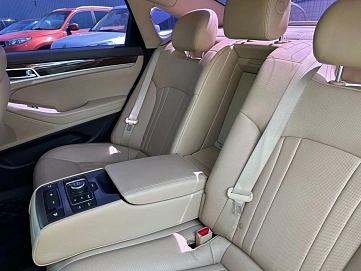 Hyundai Genesis, 2016г, задний привод, автомат