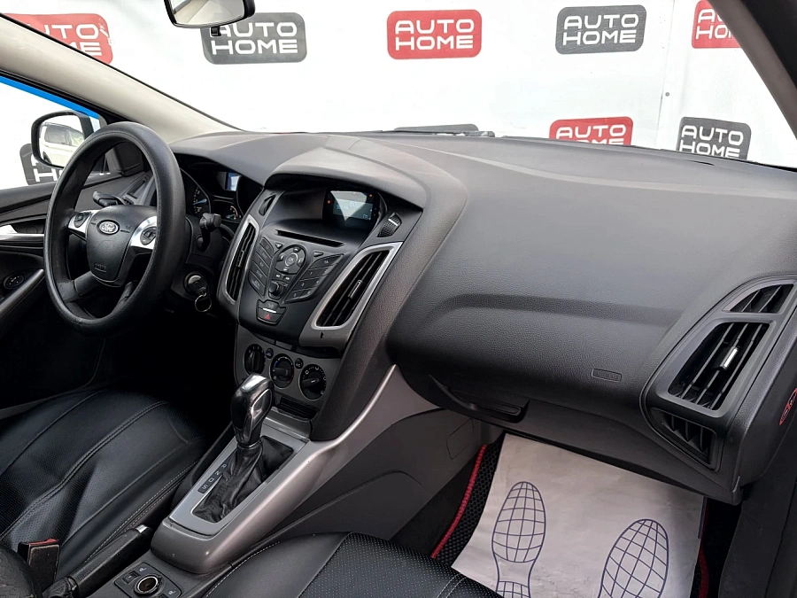 Ford Focus, 2012г., передний привод, робот