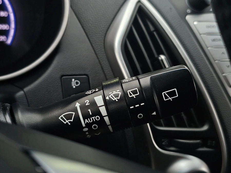 Hyundai ix35, 2012г., передний привод, автомат