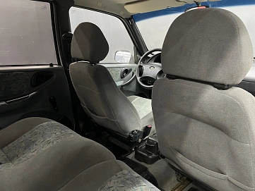 Chevrolet Niva, 2004г, полный привод, механика