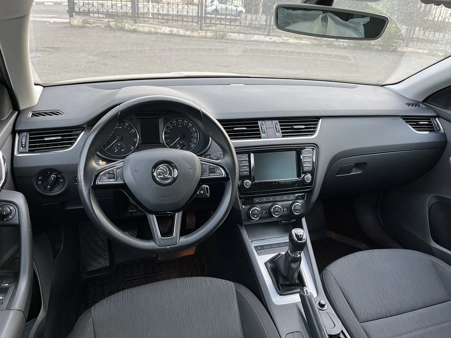 Skoda Octavia, 2016г., передний привод, механика