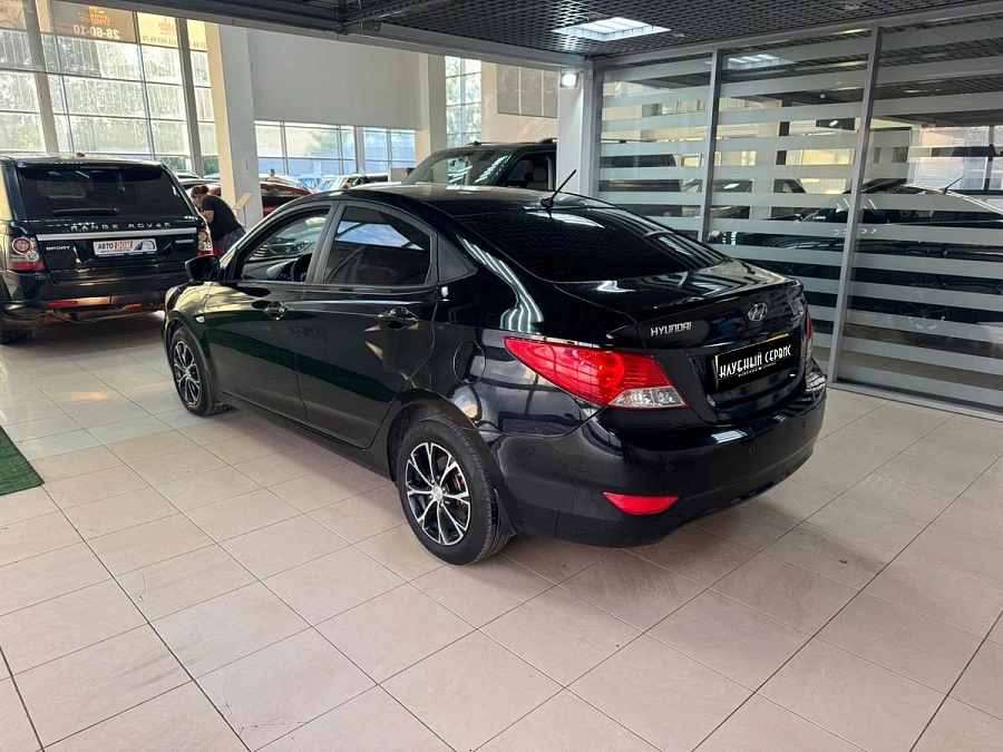 Hyundai Solaris, 2012г., передний привод, механика