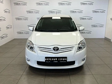 Toyota Auris, 2011г, передний привод, автомат