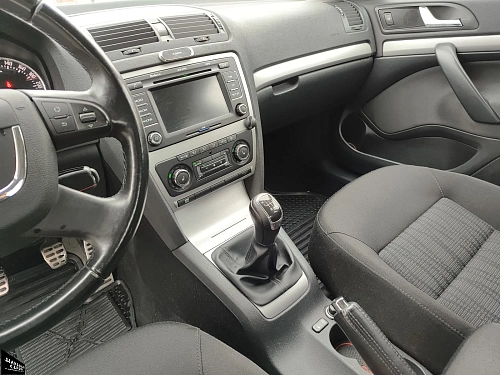 Skoda Octavia, 2012г, передний привод, механика