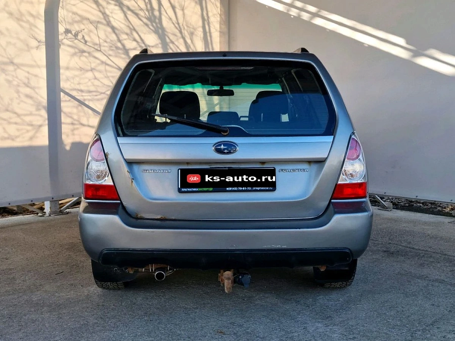 Subaru Forester, 2006г., полный привод, механика