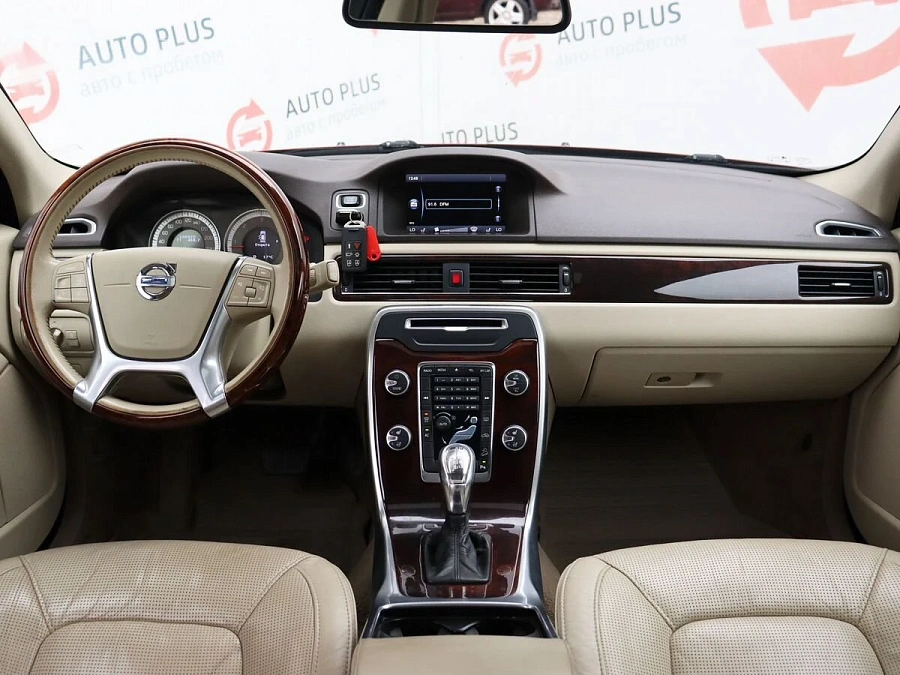 Volvo XC70, 2013г., передний привод, автомат