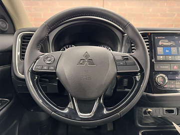 Mitsubishi Outlander, 2022г, передний привод, вариатор
