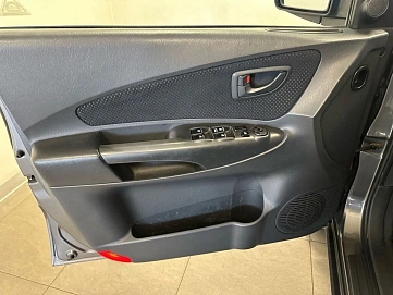 Hyundai Tucson, 2008г, передний привод, механика