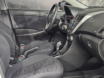 Hyundai Solaris, 2015г, передний привод, автомат