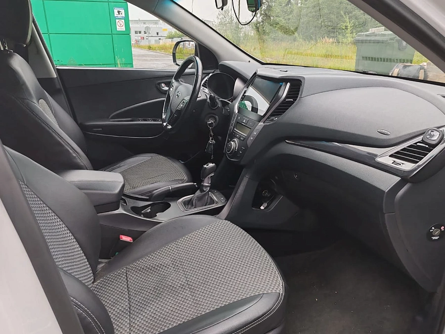 Hyundai Santa Fe, 2015г., полный привод, механика