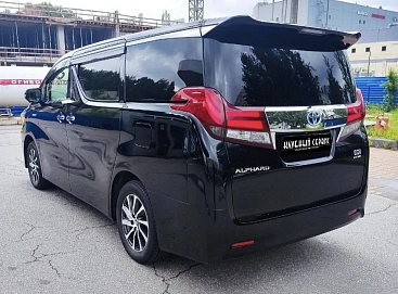 Toyota Alphard, 2017г, полный привод, вариатор