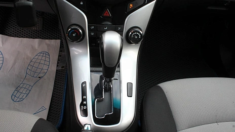 Chevrolet Cruze, 2013г., передний привод, механика