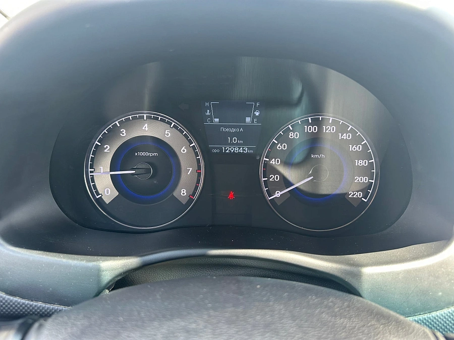 Hyundai Solaris, 2011г., передний привод, механика