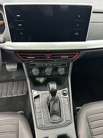 Volkswagen Lavida, 2022г, передний привод, робот