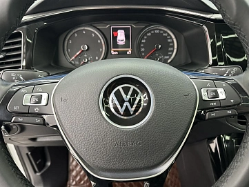 Volkswagen Tayron, 2022г, передний привод, робот