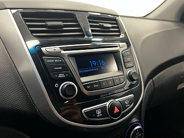 Hyundai Solaris, 2015г, передний привод, автомат