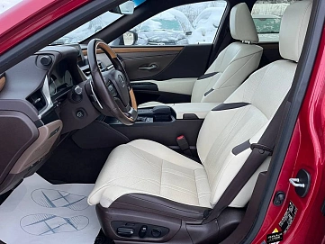 Lexus ES, 2019г, передний привод, автомат