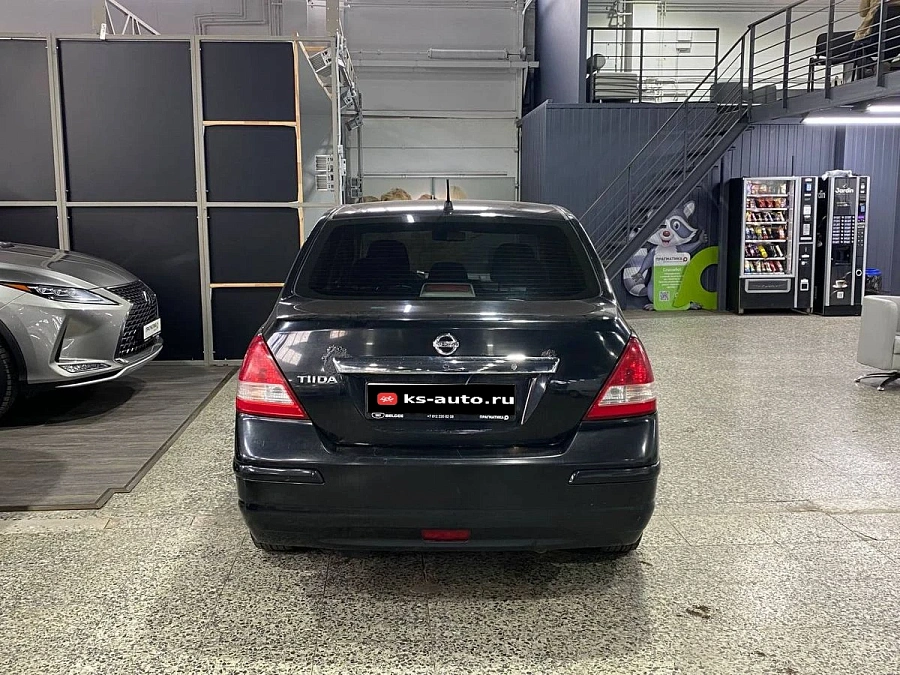 Nissan Tiida, 2008г., передний привод, механика