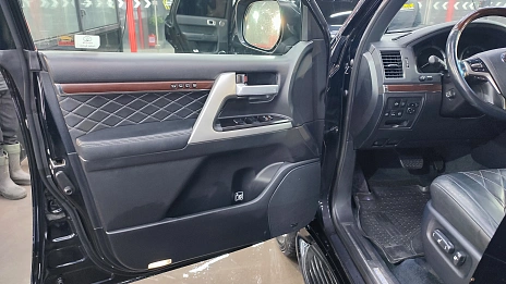 Toyota Land Cruiser, 2017г, полный привод, автомат