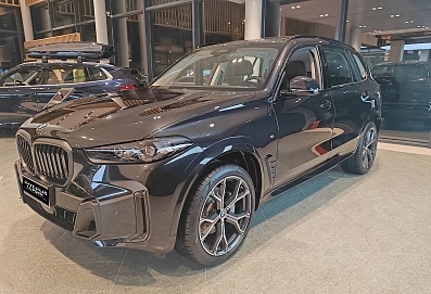 BMW X5, 2025г, полный привод, автомат