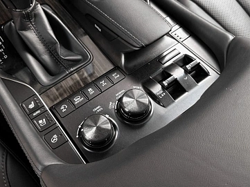 Lexus LX, 2021г, полный привод, автомат
