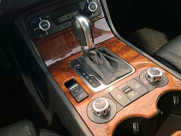 Volkswagen Touareg, 2010г, передний привод, автомат
