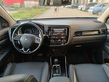 Mitsubishi Outlander, 2018г, полный привод, автомат