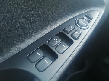 Hyundai Sonata, 2010г, передний привод, автомат