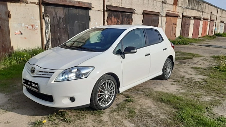 Toyota Auris, 2010г, передний привод, механика